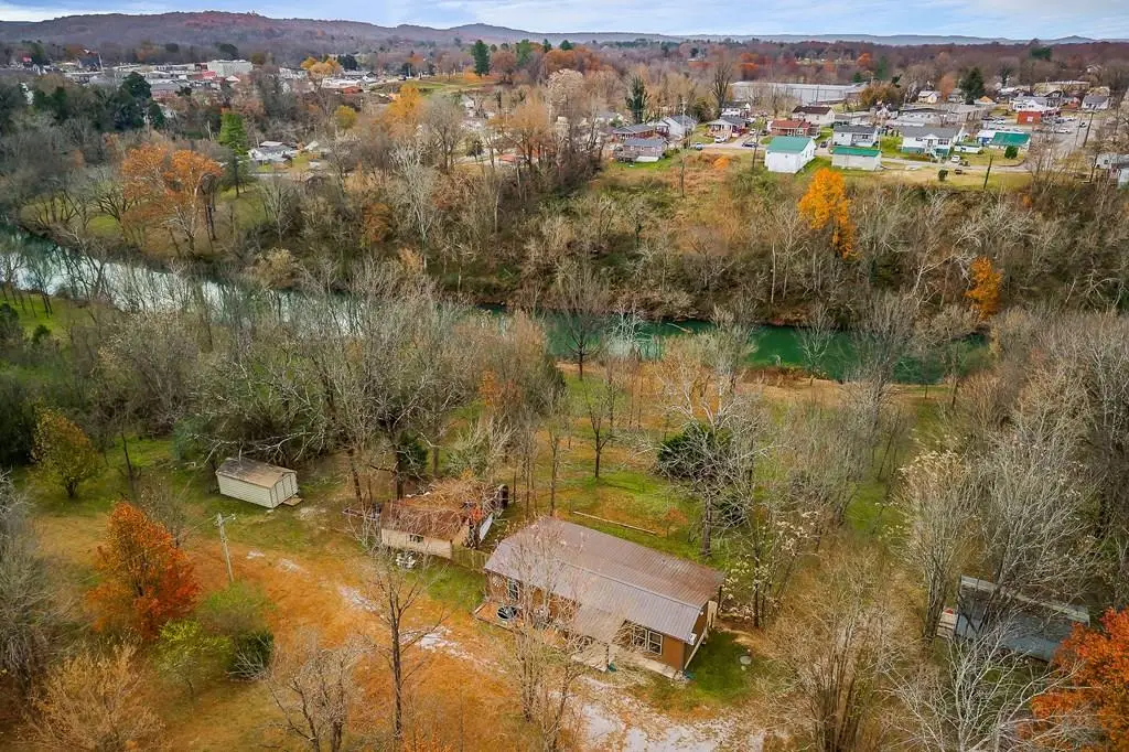 301 W Everett St, Sparta, TN 38583 - Image #1