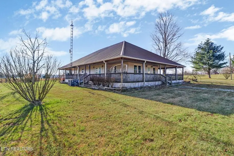 1275 Twin Bridge Rd, Deer Lodge, TN 37726-3510 - Image #3
