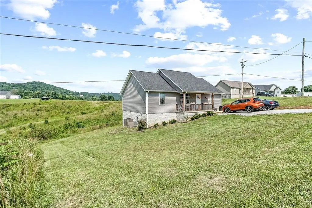 2190 Sullivan Knowles Road, Sparta, TN 38583 - Image #1