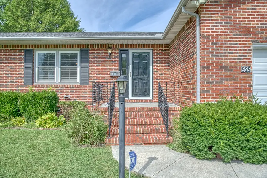 925 Miller Ave, Cookeville, TN 38501 - #3