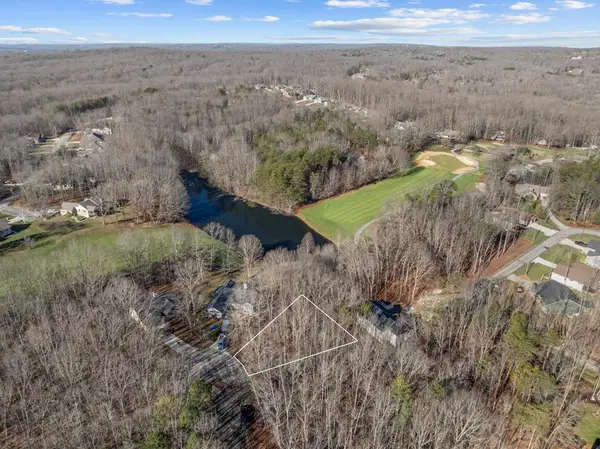 34 Clinebrook Dr, CROSSVILLE, TN 38558