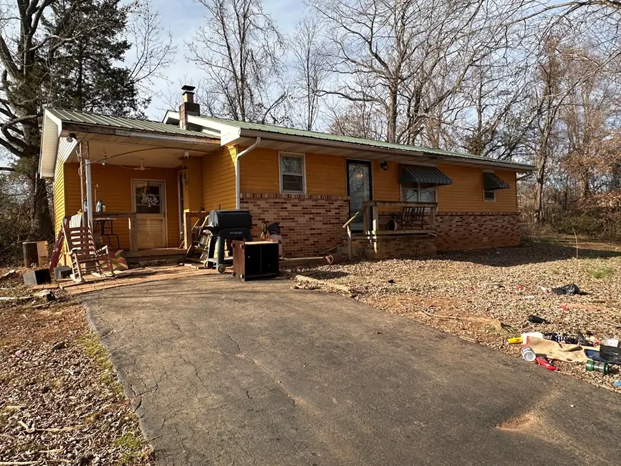 1028 Olympus St, Byrdstown, TN 38549 - Image #3