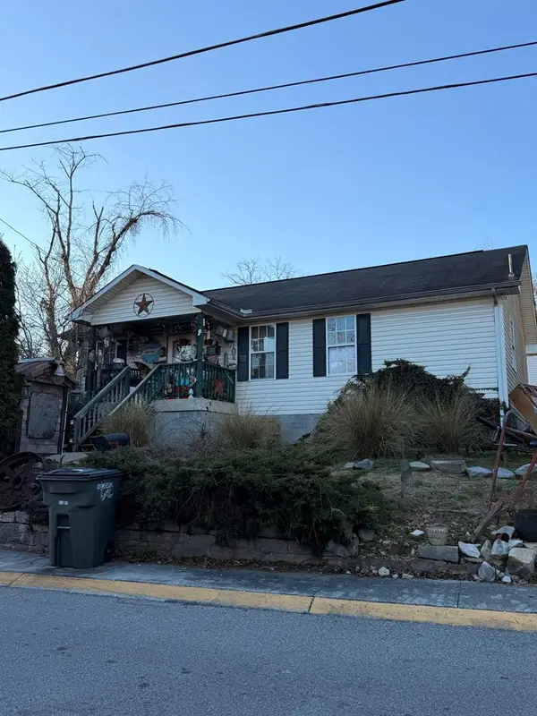 7 N Carter St, SPARTA, TN 38583