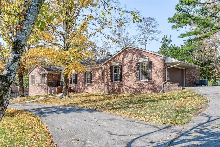 704 Brown Ave, Cookeville, TN 38501-2841 - Image #2