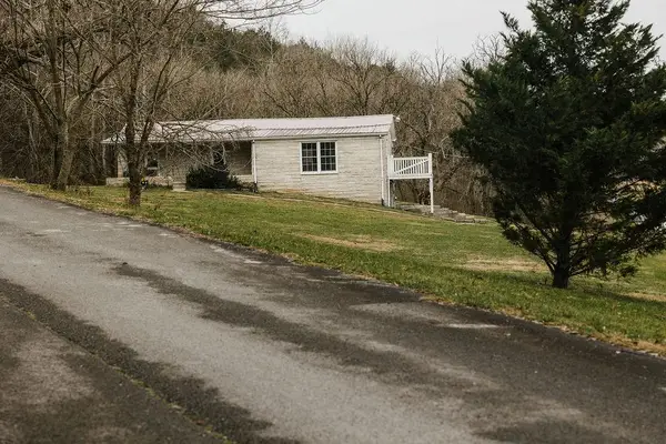 1515 Whites Bend Lane, GAINESBORO, TN 38562