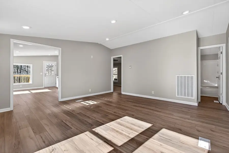 593 Cedar Bend Rd, Beechgrove, TN 37018 - Image #2