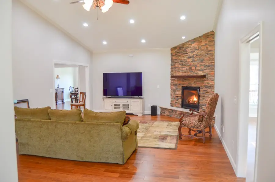 380 Mountain Preserve Parkway, Crab Orchard, TN 37723 - Image #3