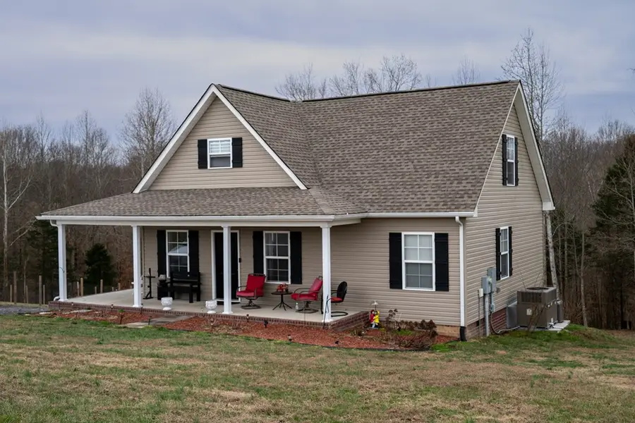 828 Kirbytown Rd, Lafayette, TN 37083 - Image #2