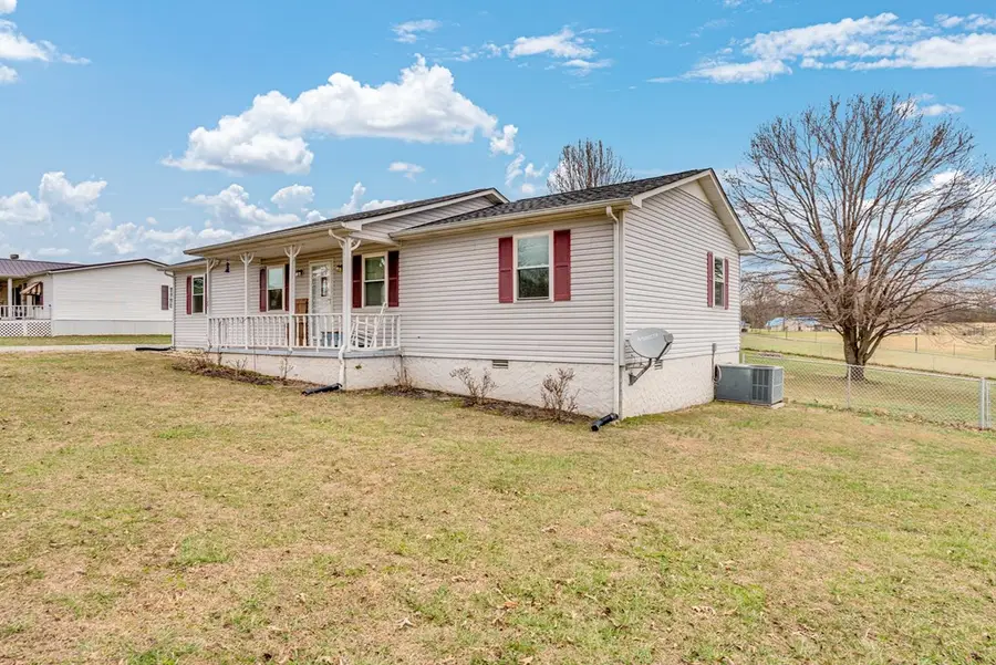 568 Brock Ln, Sparta, TN 38583 - Image #2