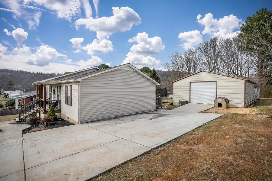 290 Washington St, Sparta, TN 38583 - Image #3