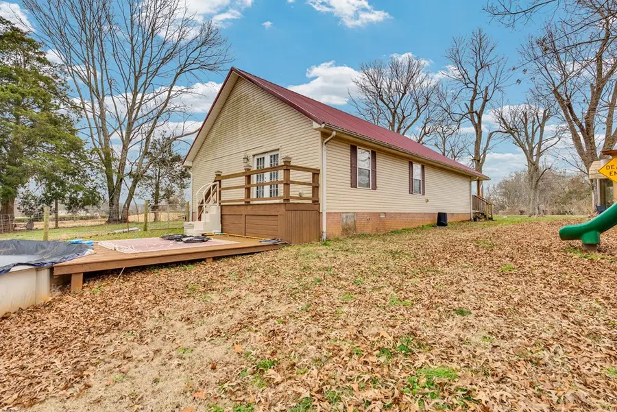 590 Franks Ferry Rd, Sparta, TN 38583 - Image #2