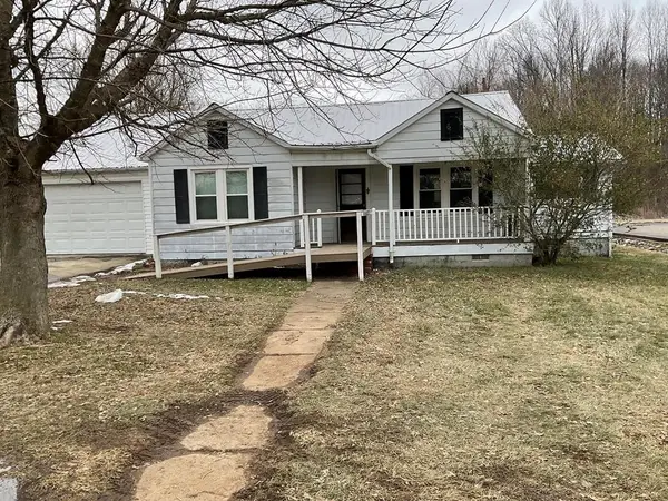 308 West Main St, Byrdstown, TN 38549