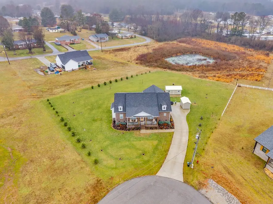 203 Daylily Dr, Sparta, TN 38583 - #2