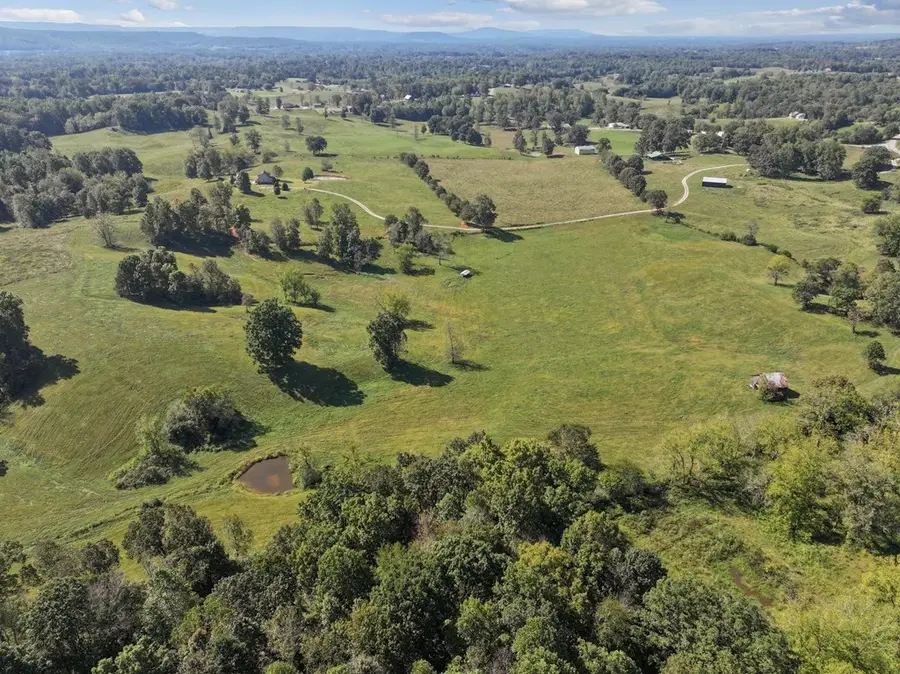 515 Jericho Rd, Quebeck, TN 38579 - #3