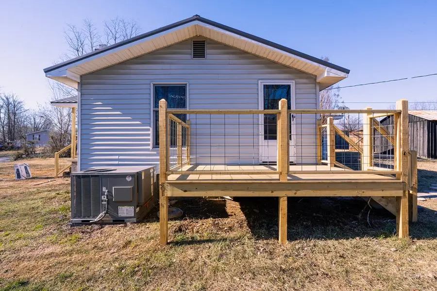 408 E Williams Avenue, Monterey, TN 38574 - #2