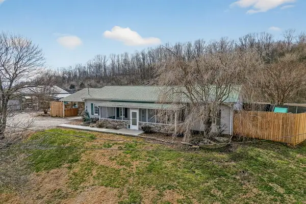 1375 Roberts Matthews Hwy, SPARTA, TN 38583