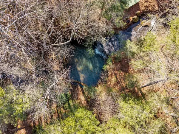 911 Spearhead Cir, Clarkrange, TN 38553