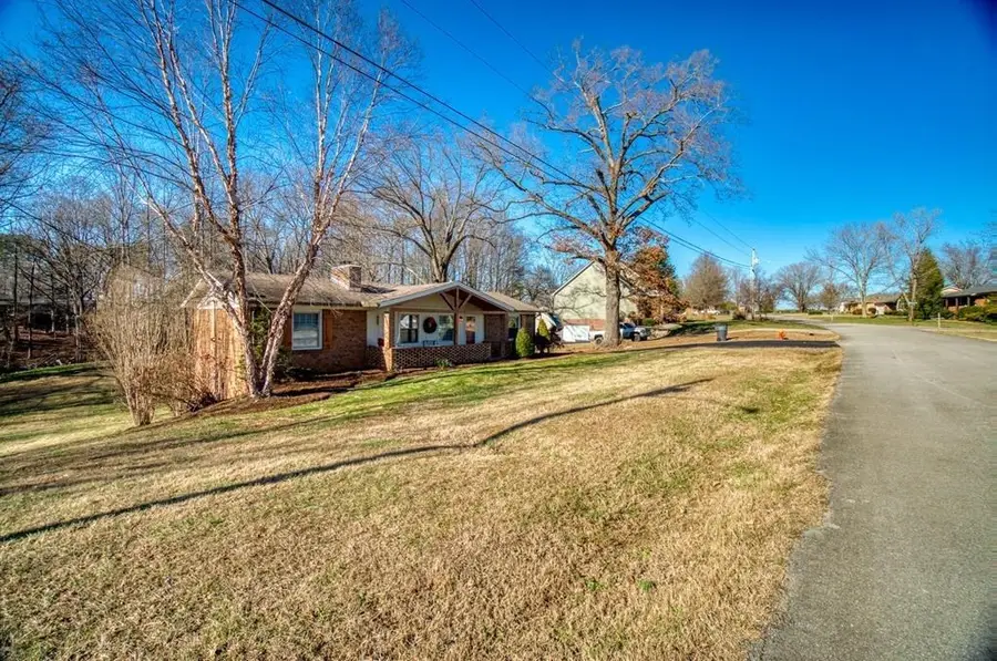 1575 Rosebank Ave, Cookeville, TN 38506 - #3
