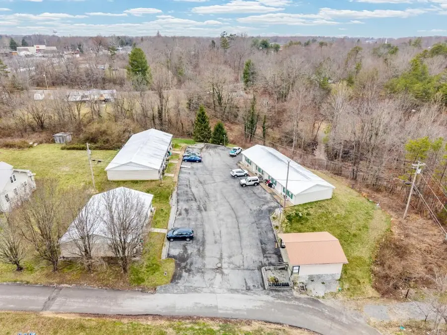 340 Briar Ave, Jamestown, TN 38556 - #2