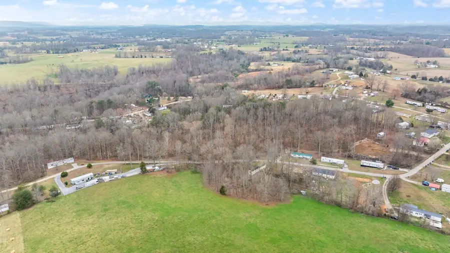 268 Willow Oaks Dr, Nancy, KY 42544 - #2