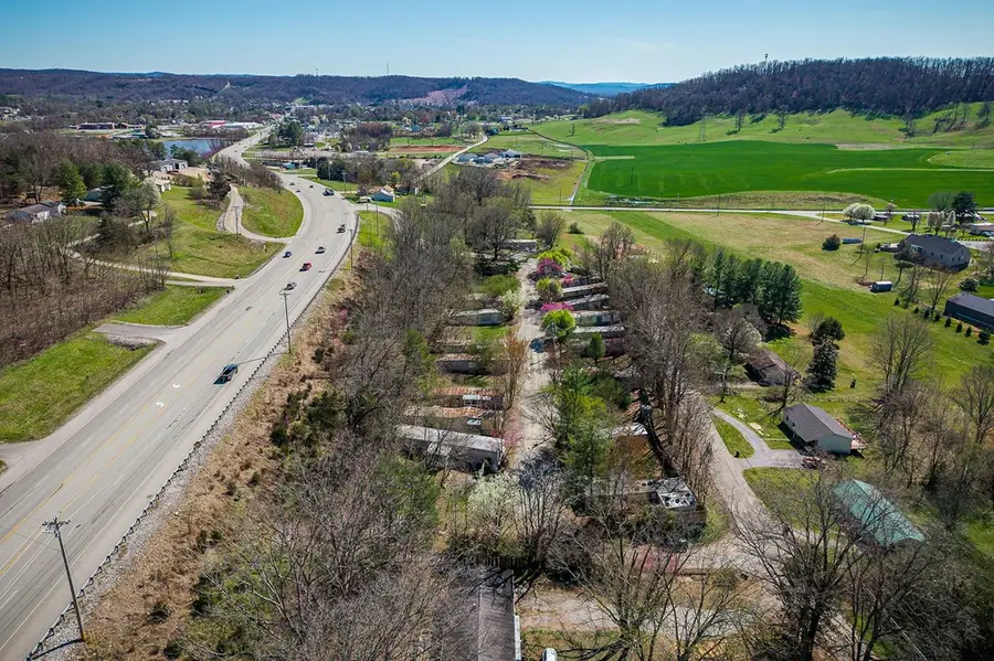 1201 Hidden Valley Mobile Home Park, Livingston, TN 38570 - #3