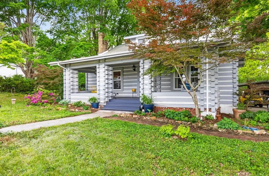 403 Gaines St, Sparta, TN 38583 - #2