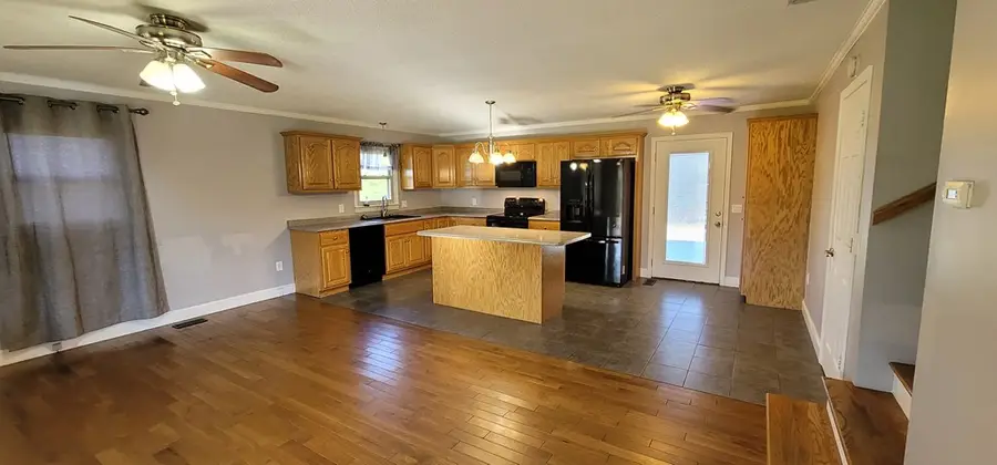 886 Drake And Shockley St, Spencer, TN 38585 - #2