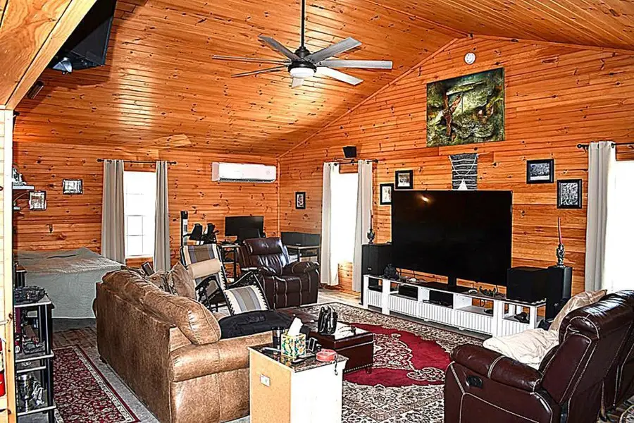 617 Pleasant Hill Cemetery Lane, Gainesboro, TN 38562 - #2