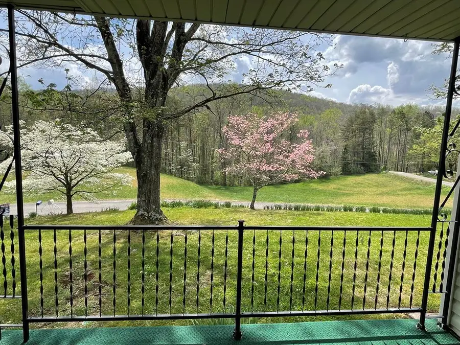 1447 Dry Shave Rd, McMinnville, TN 37110 - #2