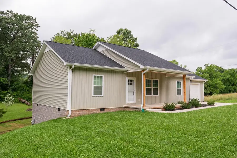 1366 Hidden Valley Rd, Livingston, TN 38570 - #2