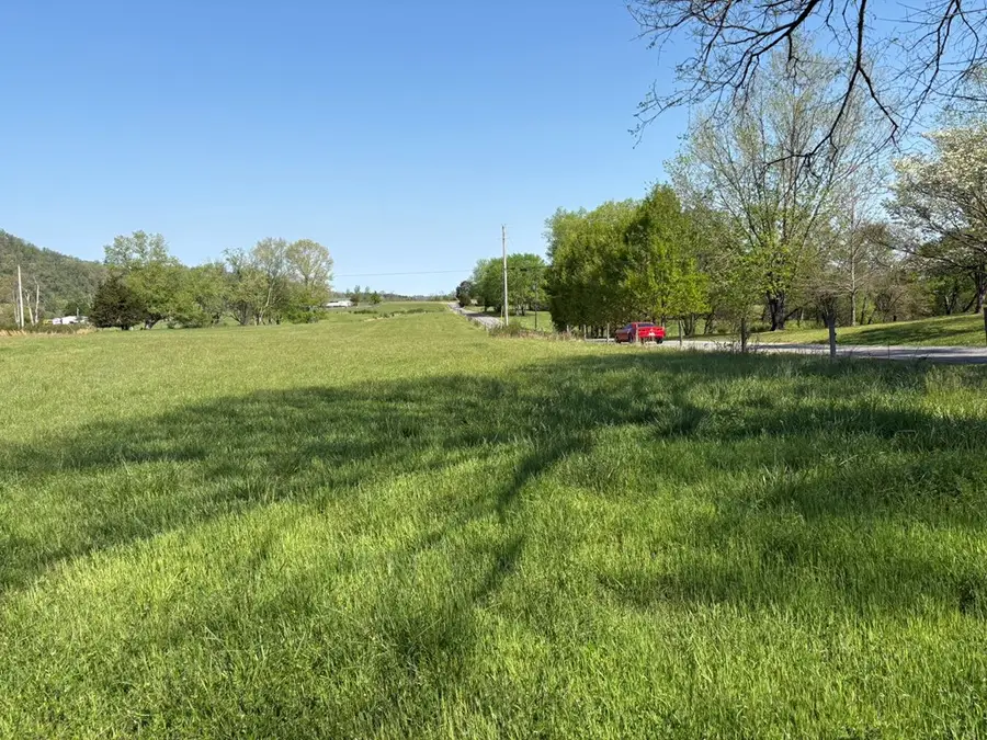 2334 Whites Bend Ln, Gainesboro, TN 38562 - #2