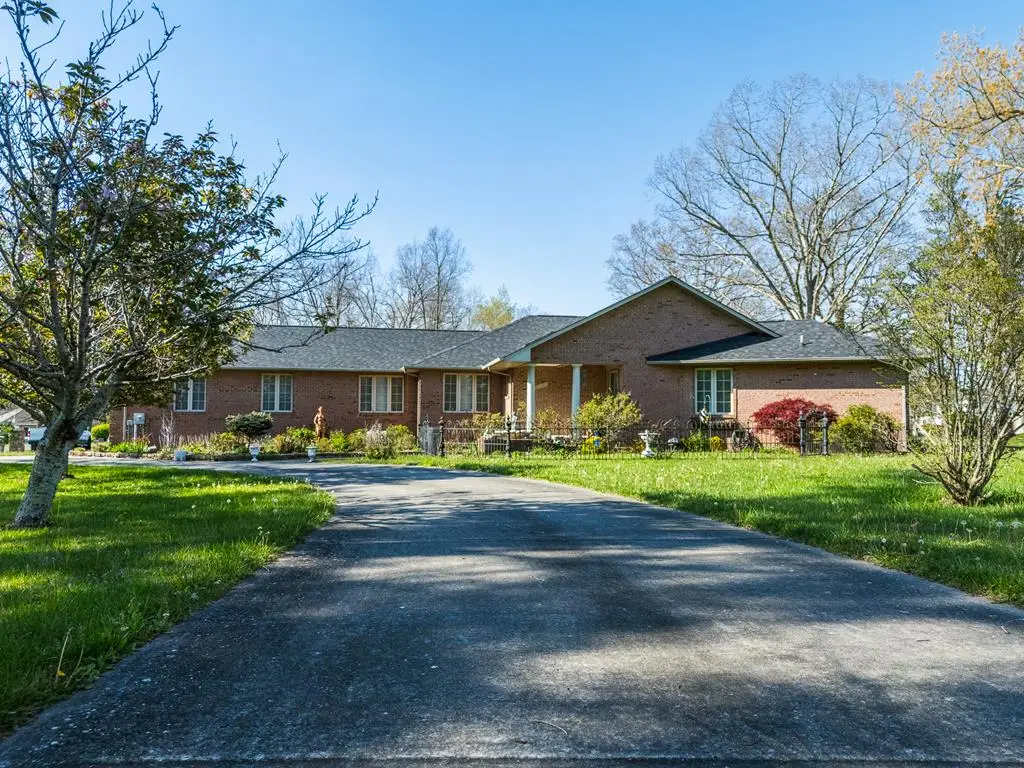 5001 Cheyenne Dr, Crossville, TN 38572 - #1