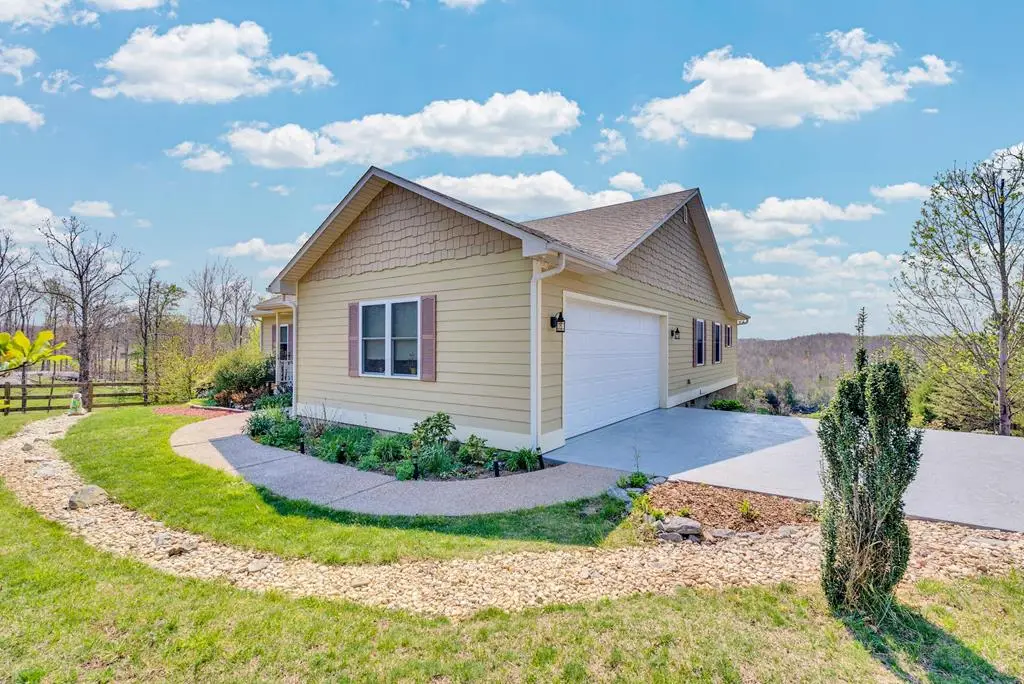 203 Big Leaf Rd, Jamestown, TN 38556 - #1