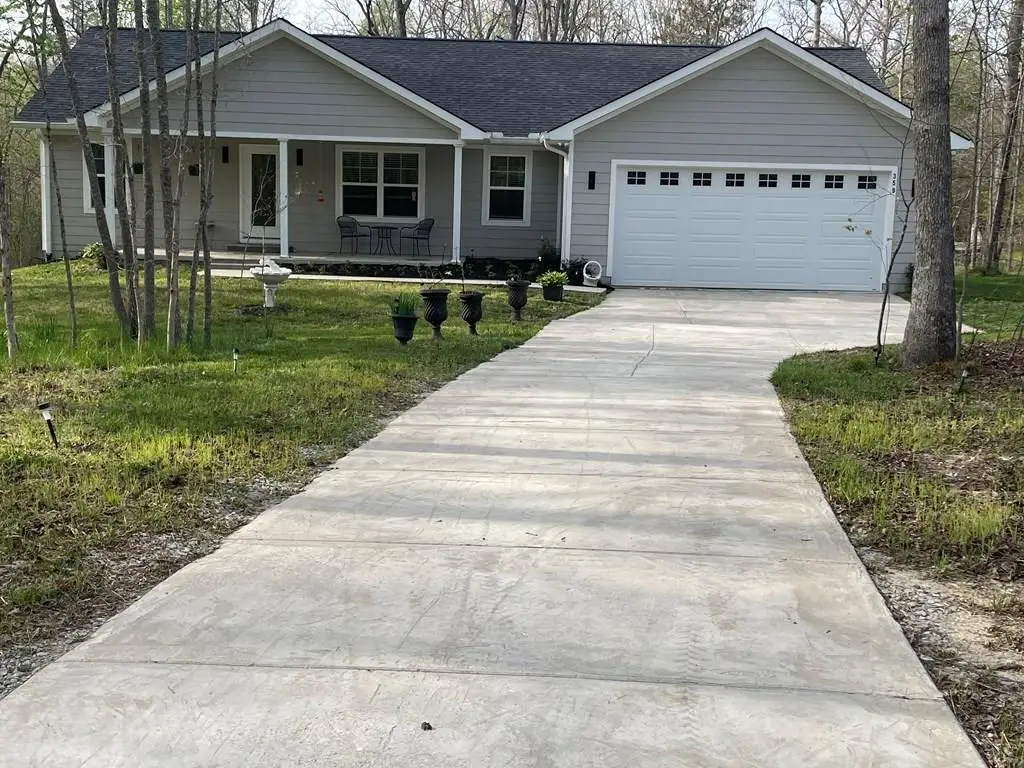 359 Youngs Ford Rd, Jamestown, TN 38556 - #1