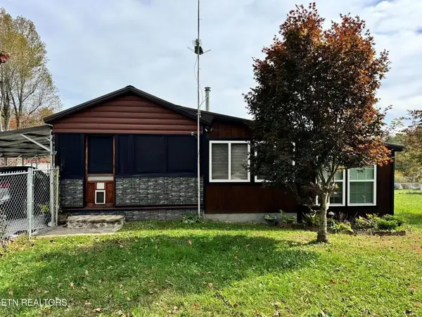 28 Cottage St, CROSSVILLE, TN 38571-1251