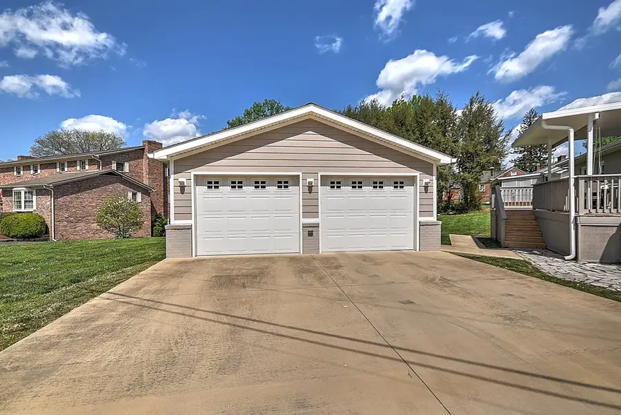 101 Mcarthur St, Elizabethton, TN 37643 - #3