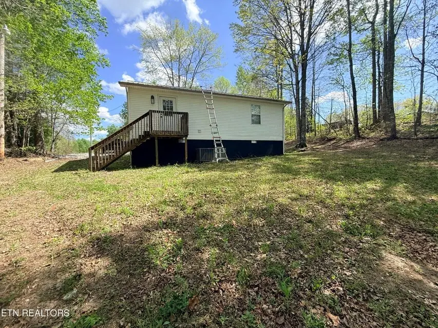 242 Joe Barnett Rd, Jamestown, TN 38556 - #2