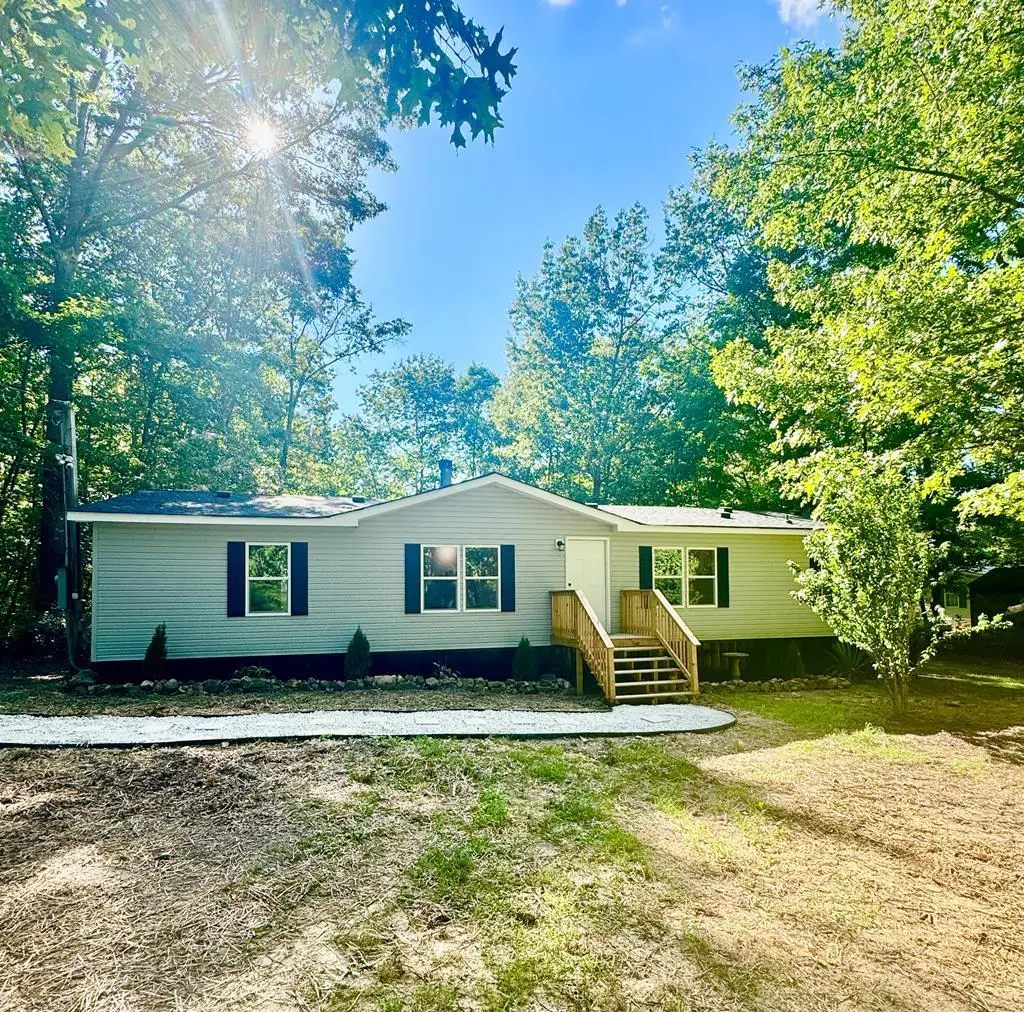 601 Foxwood Dr, Crossville, TN 38571 - #1