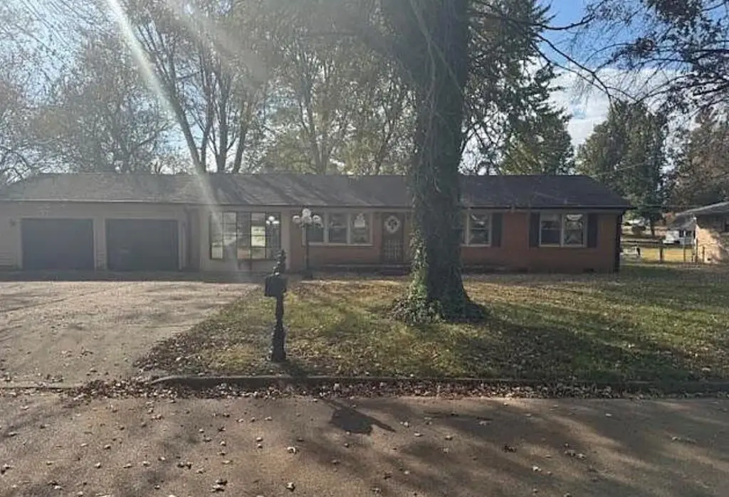 3305 Cottonwood Dr, Union City, TN 38261 - #1