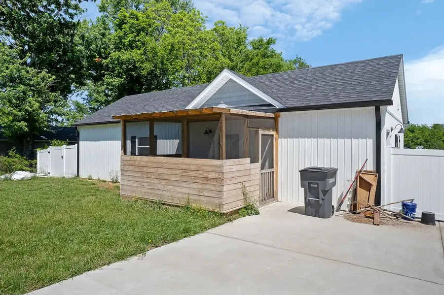 220 E 16th St, Cookeville, TN 38501 - #3