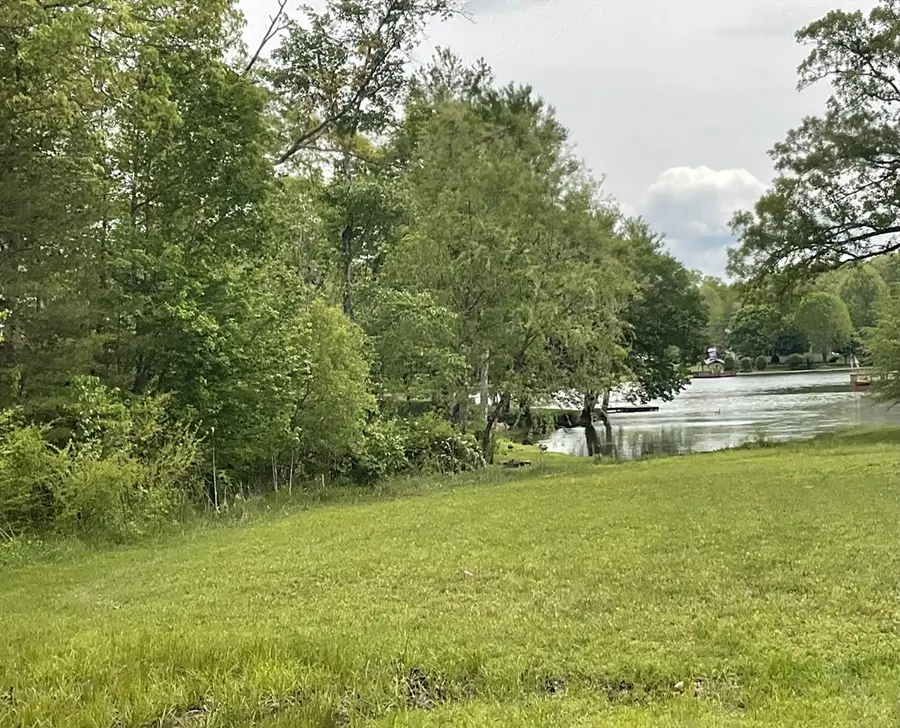 390 Deer Creek Dr., Crossville, TN 38571 - #3