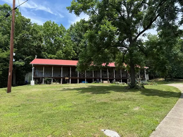 133 Cook Ln, GAINESBORO, TN 38562