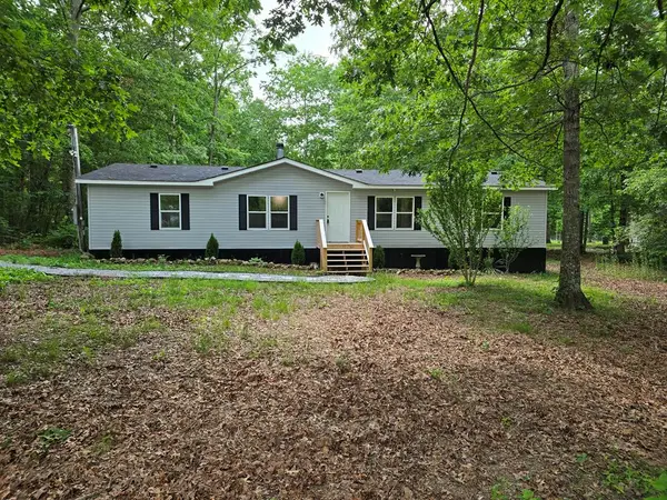 601 Foxwood Drive, CROSSVILLE, TN 38571