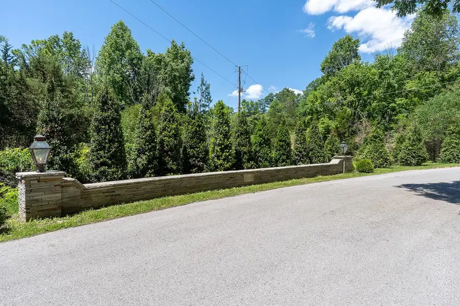 217 Fairview Ln, Livingston, TN 38570 - #3