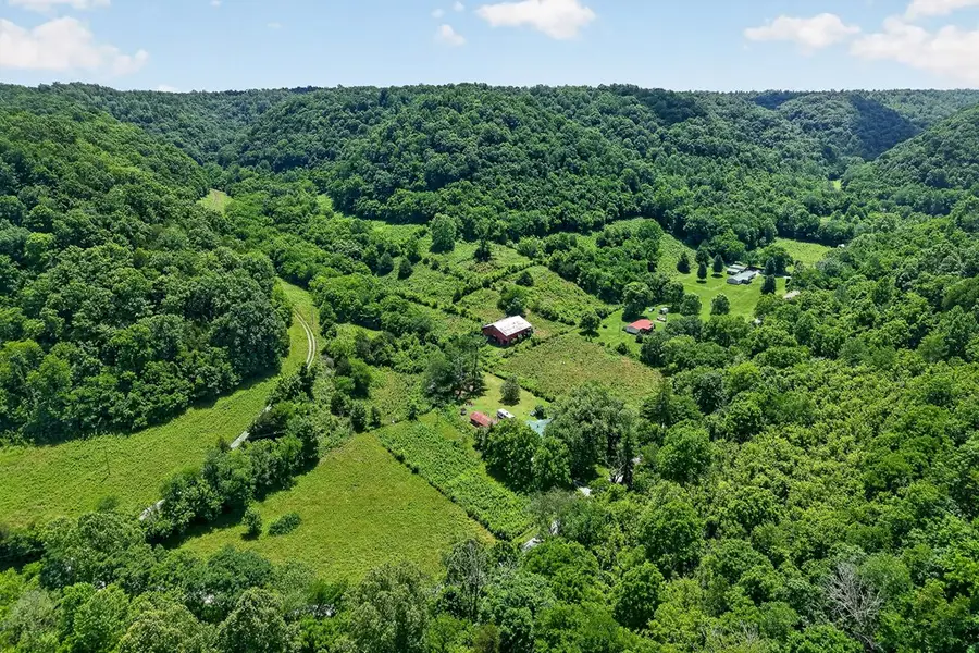 747 Hunting Creek Rd, Whitleyville, TN 38588 - #3
