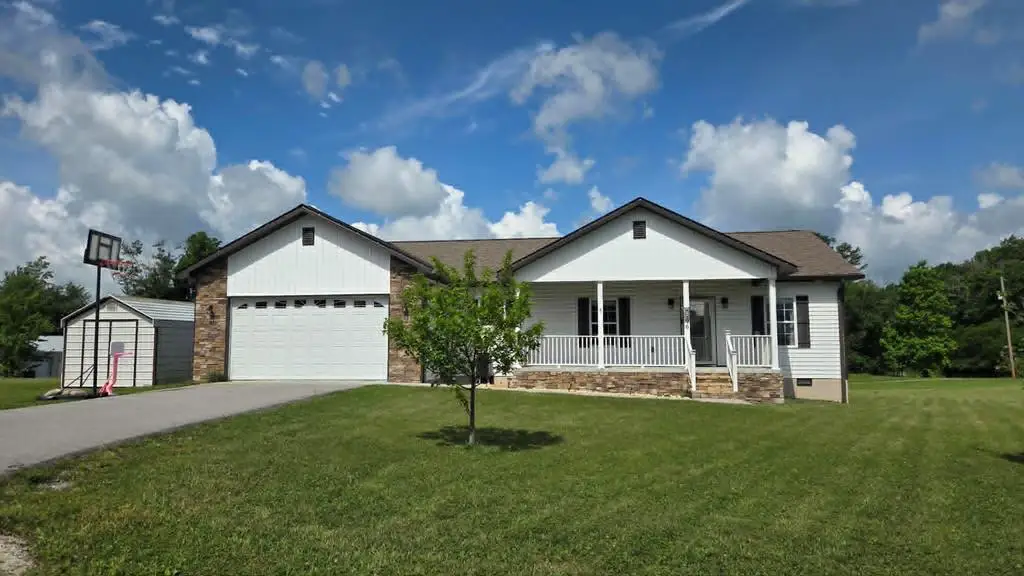 106 Maca Ridge Cir, Clarkrange, TN 38553 - #1