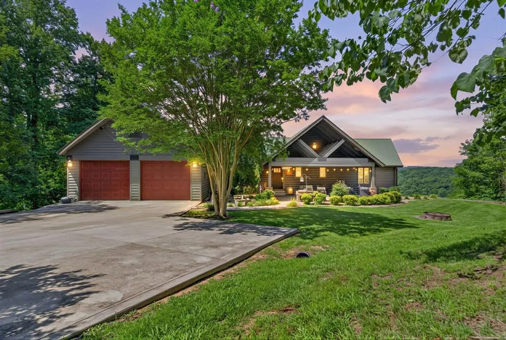 2051 Scenic View Ct, Byrdstown, TN 38549 - #1