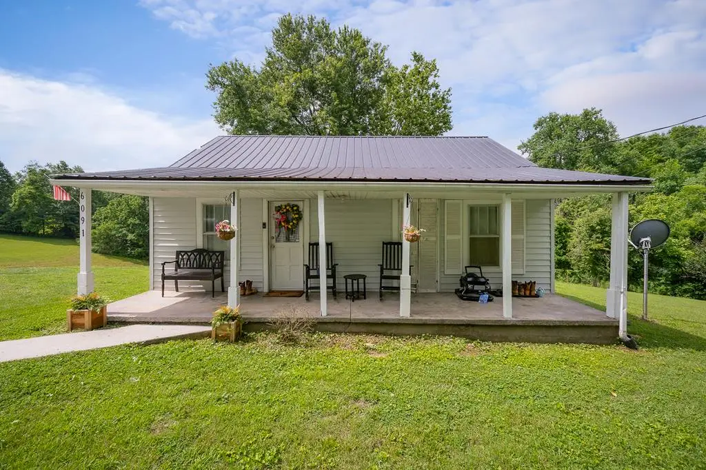 6091 Carrs Chapel Rd, Silver Point, TN 38582 - #1