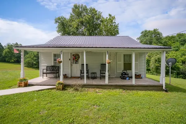 6091 Carrs Chapel Rd, Silver Point, TN 38582