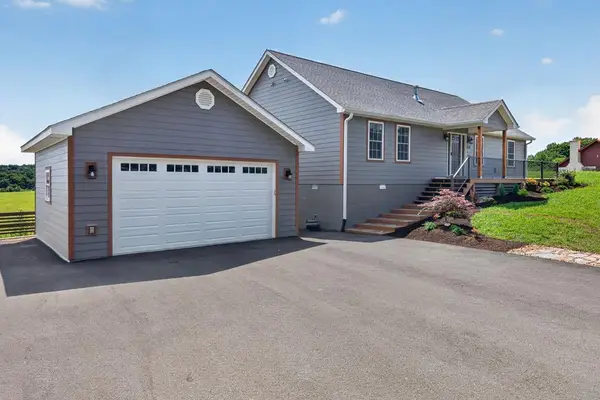 830 Meadowlark, Byrdstown, TN 38549